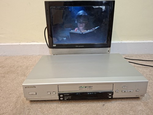Panasonic hv61eb vhs vcr - panasonic,