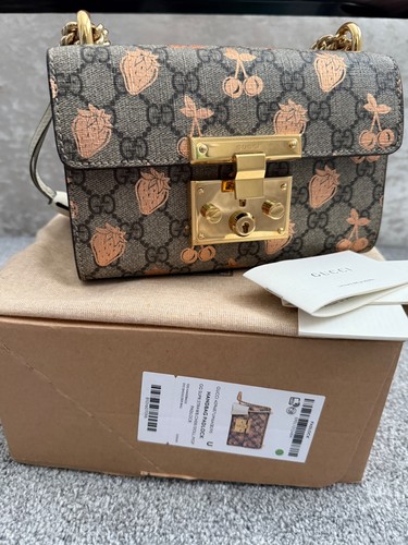 Gucci small padlock berry - gucci,