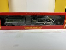 Hornby Train R123 Hunt Class