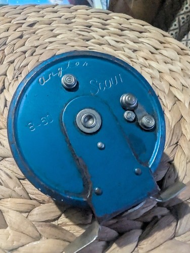 Vintage angle scout - angle, centrepin