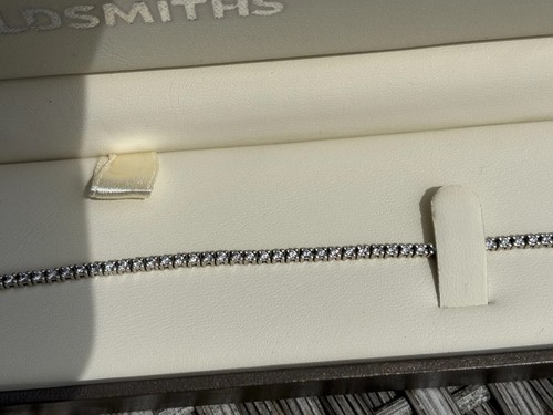 White gold diamond bracelet - white,