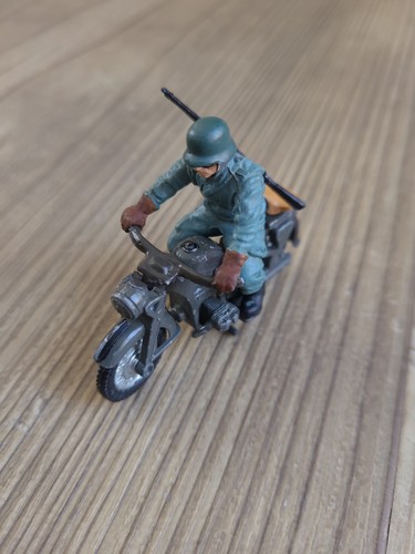 Britains deetail toy soldiers - deetail,