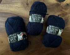 Lot  3 JAEGER LUXURY SPUN with