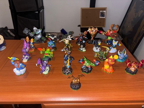 Skylanders bundle items - items:, 24