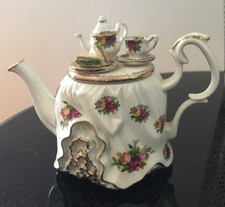 Royal Albert Old Country Roses ‘Afternoon Tea’ Novelty Tea Pot 10cms (4") H
