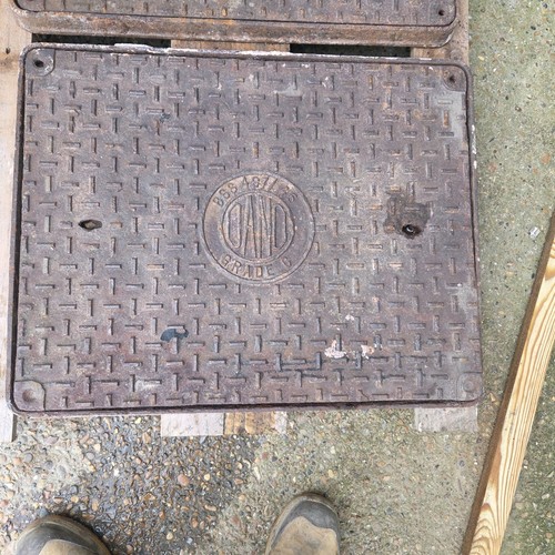 Cast iron manhole cover - cast, &
