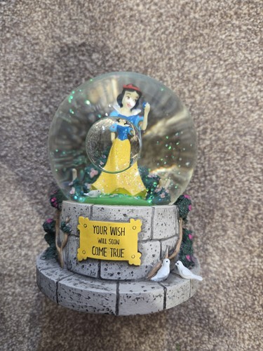 Snow white musical - snow, snowglobe