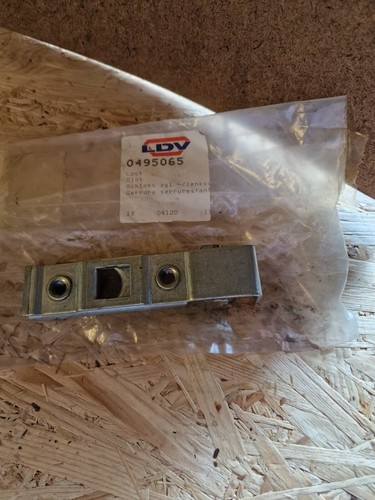 Daf 300 series bonnet - bonnet, lock