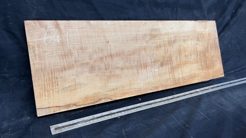 Rippled sycamore tone wood