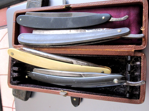Vintage bakelite cut - 4,