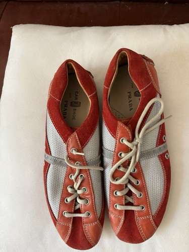 100 genuine prada - 100%,