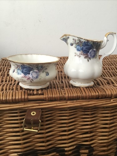Royal albert bone china - royal,