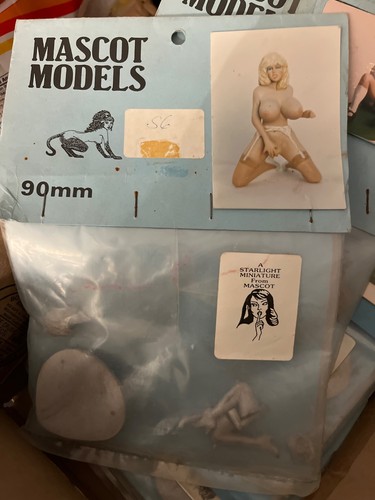 Mascot model 90mm - mascot,