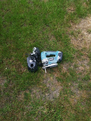 Erbauer jigsaw with - a, charge