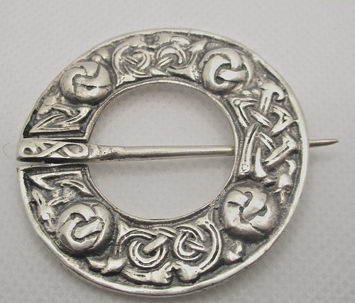 Silver scottish penannular - ,