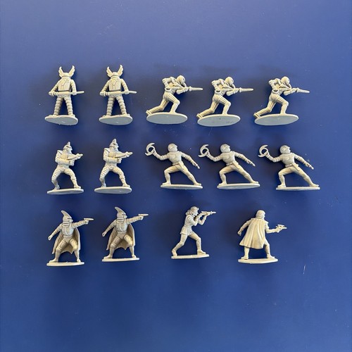 Airfix toy soldiers - soldiers, space