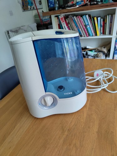 Vicks warm mist humidifier - vicks,