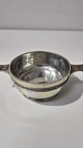 Vintage scottish piper - piper, pewter