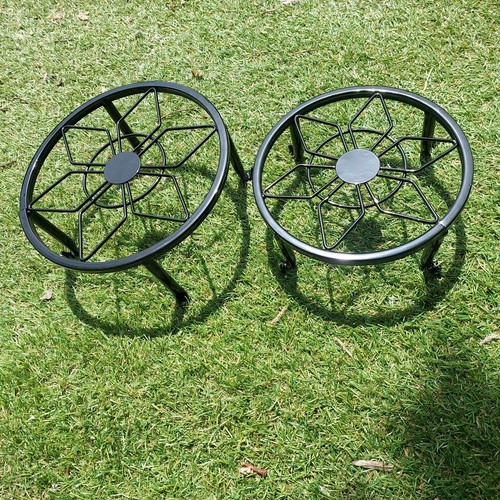 Sturdy metal plant stand - sturdy,