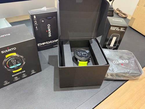 Suunto yellow watch and - d5,