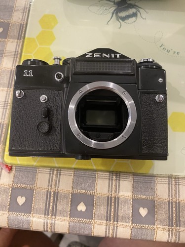 Zenit vintage 35mm slr - 11,