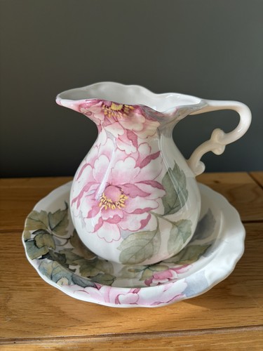Hadida jug and plate tray - jug, /