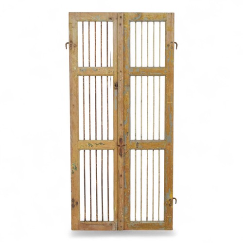 Free delivery pair - free,