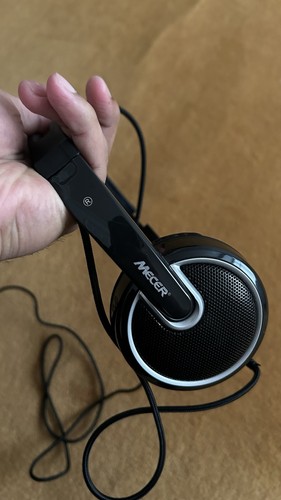 Mecer wired ear - on-ear, headphones