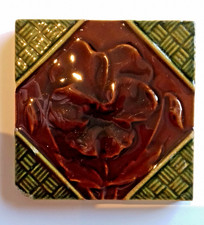 Pretty 3" Victorian ceramic