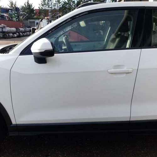 Audi left front door - q2,