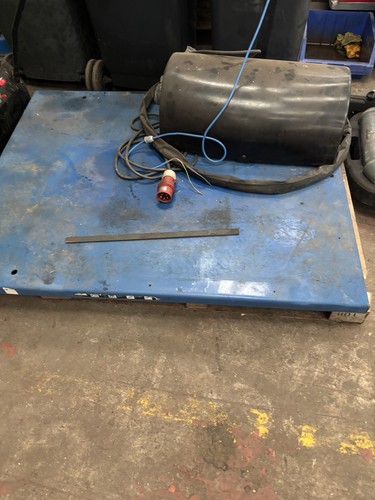 Used hydraulic lifting table - lifting,