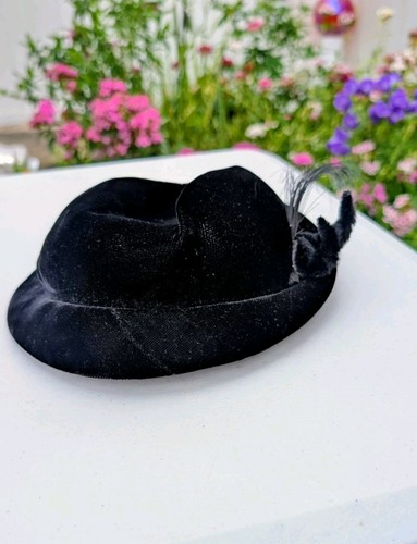 Vintage 1940s black velvet - vintage,