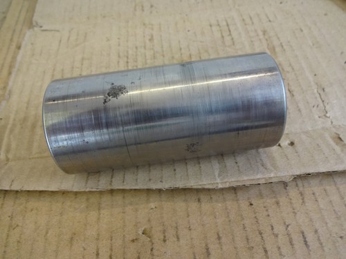 Milling machine running sleeve