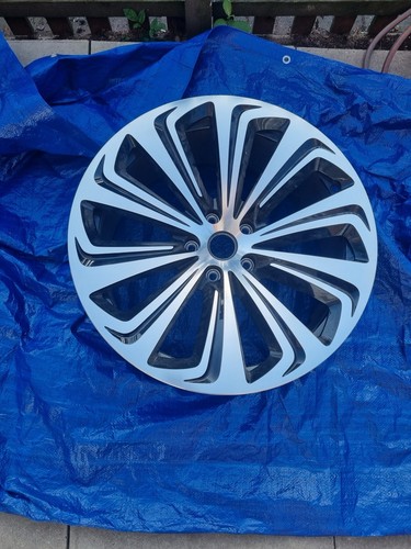 Genuine new bentley bentayga - genuine,