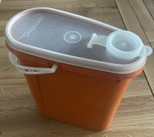 Vintage Tupperware 587 Orange Container With Handle And Pouring Cap