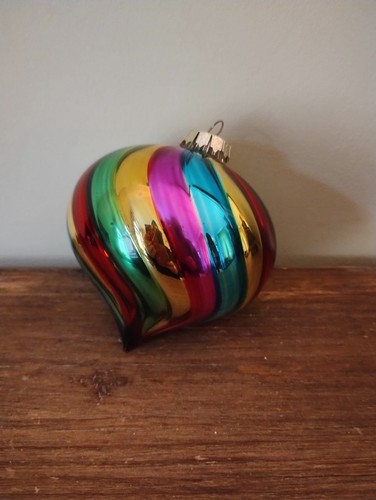 Rainbow swirl glass - , onion