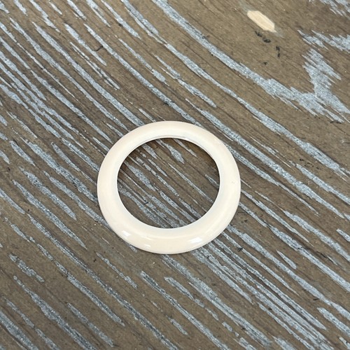 Gucci cream color plastic - color,