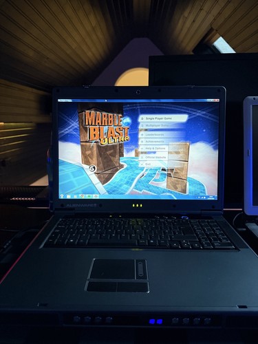 Alienware area m7700 retro - alienware,