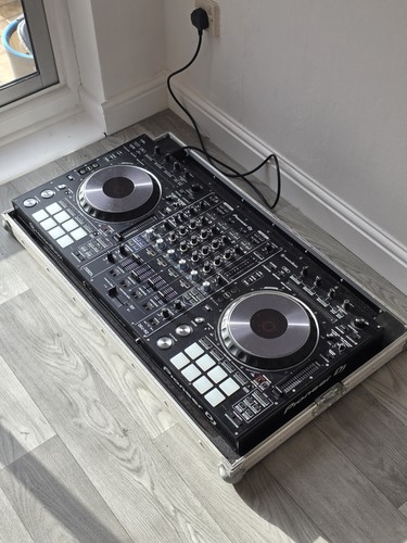 Pioneer ddj controller with - controller,