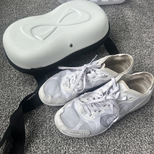 Girls adult size - 7, nfinity