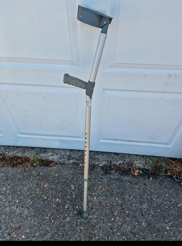 Coopers forearm crutches