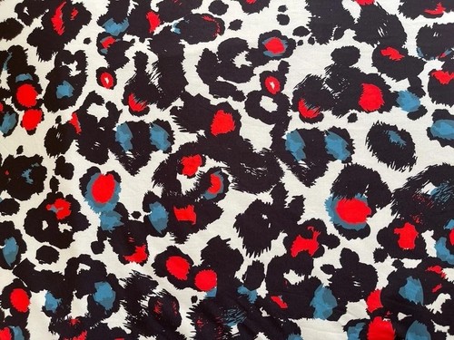 Blue red animal - blue,