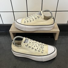 Converse Chuck Taylor - Size 4