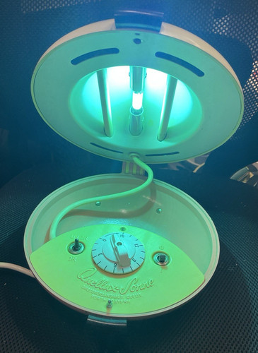 Quellux tripod tanning - quellux, lamp