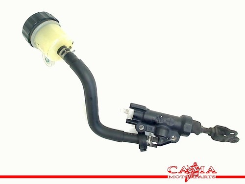 Brake master cylinder - cylinder, rear