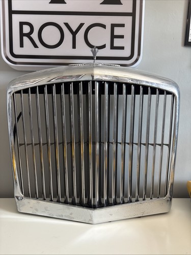 Bentley grill wall - t1,