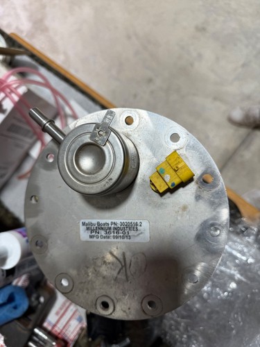 Malibu wake boat gas fuel - gas,