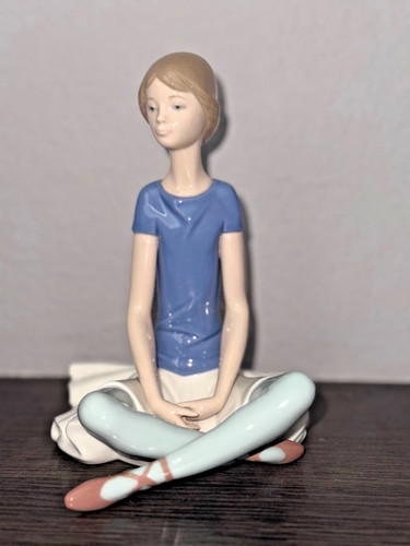 Vintage lladro beth sitting - vintage,