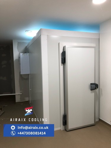Cold room walk - room-,