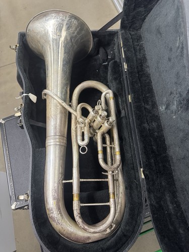 King 627 baritone horn upright - king,